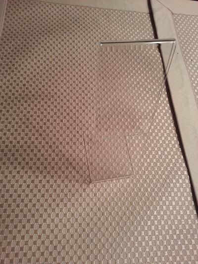 Standing L-Frame Favor